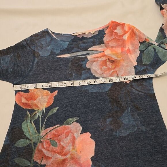 Soft surroundings floral small women’s top with cut out detail - Picture 3 of 6